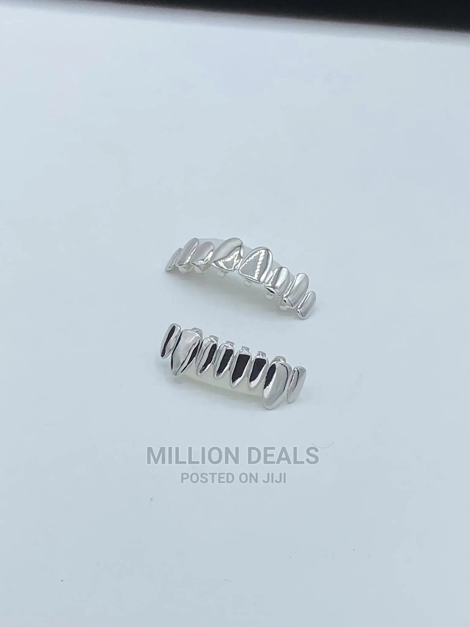 Stylish Silver Unique Teeth Grills
