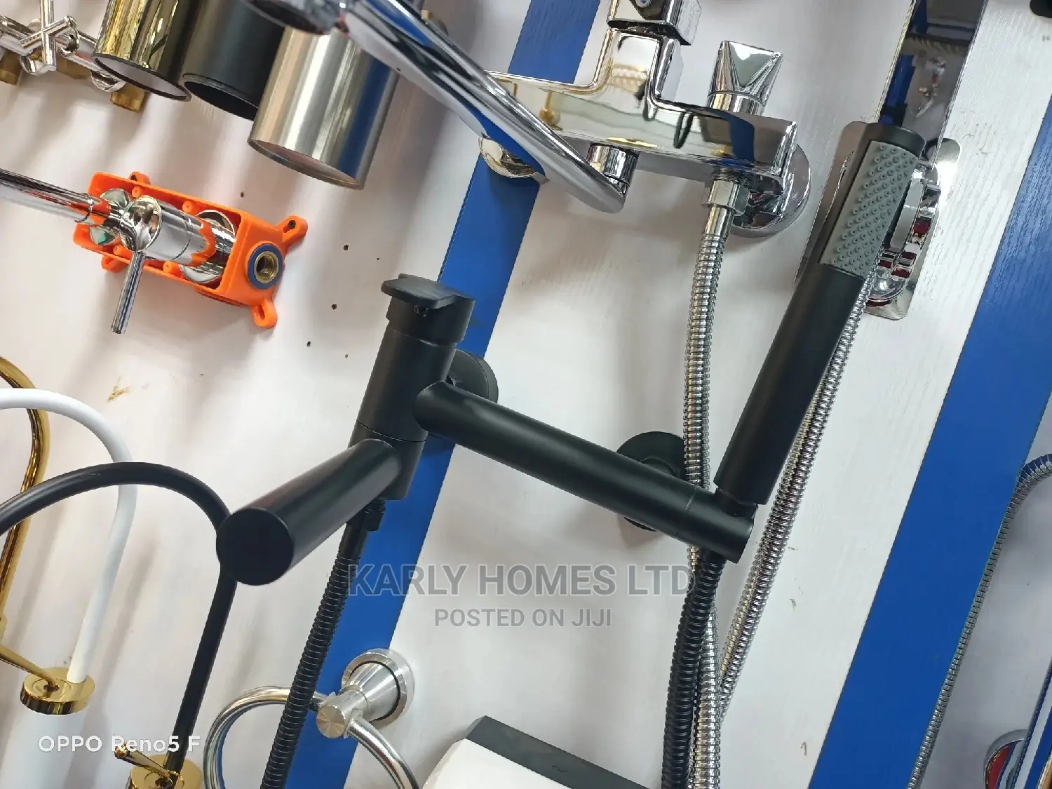 England Black Elbow Bathmixer Tap