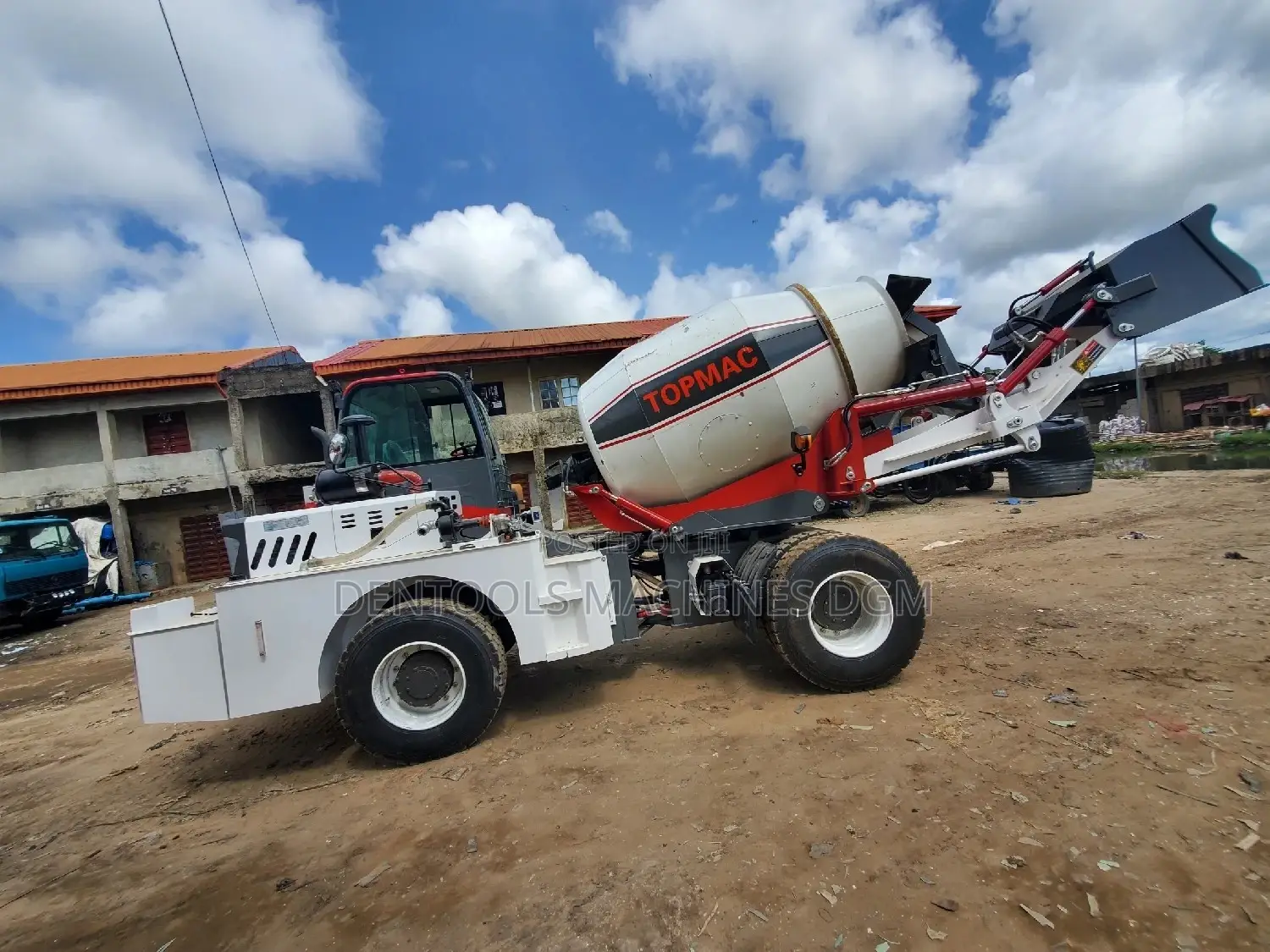 Self Load Mobile Mixer Truck