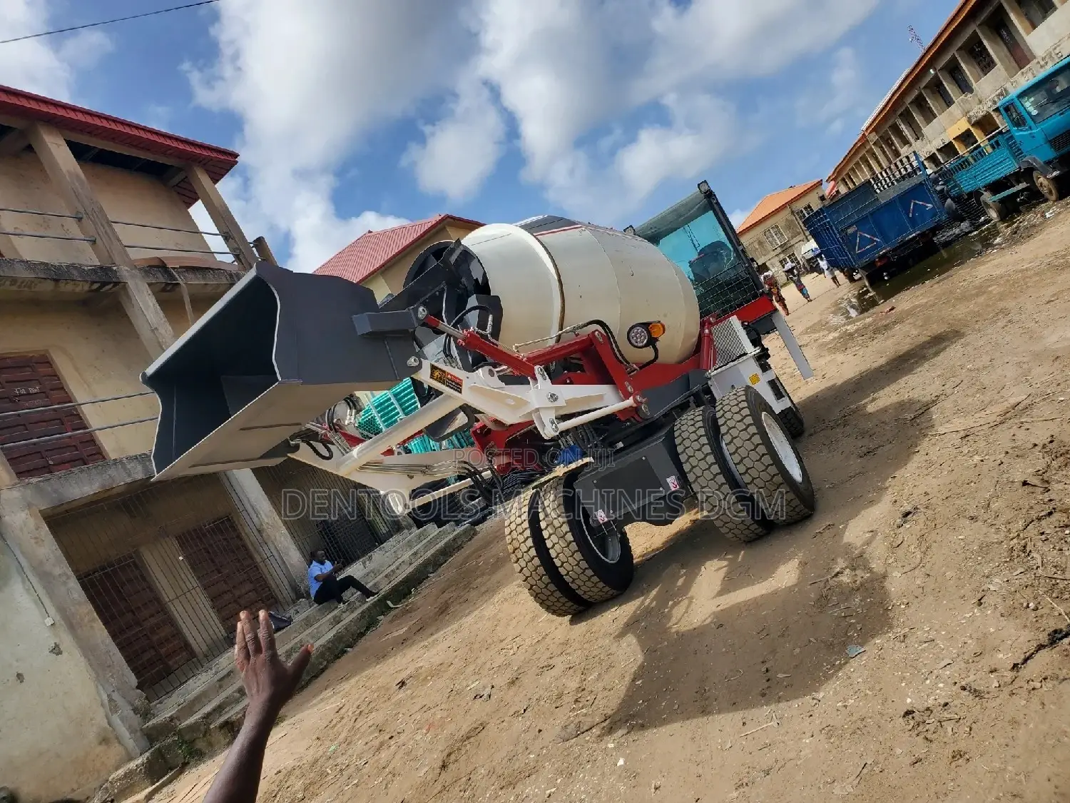 Self Load Mobile Concrete Mixer Truck 3.5cubic
