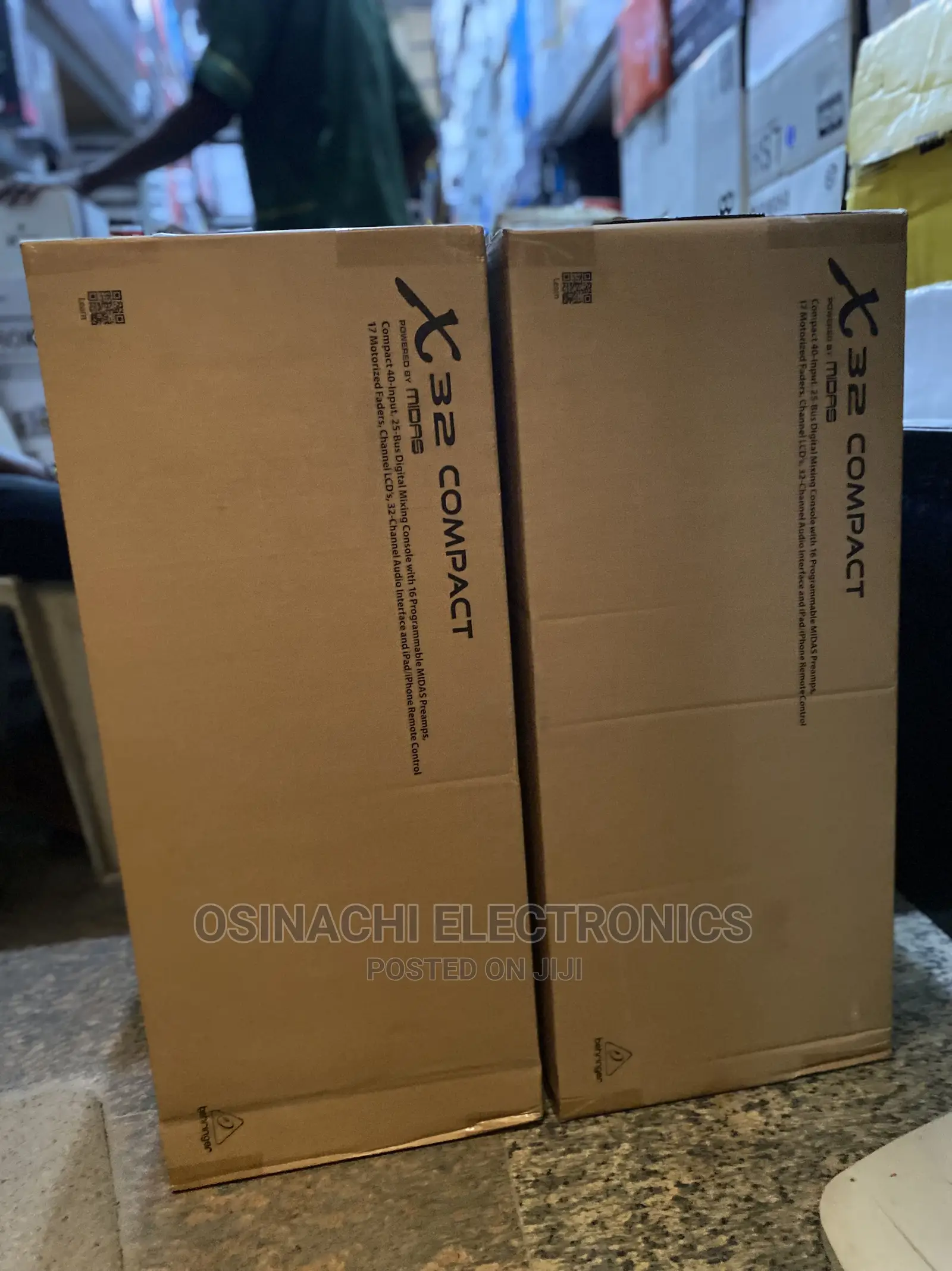 Behringer X32 Compact