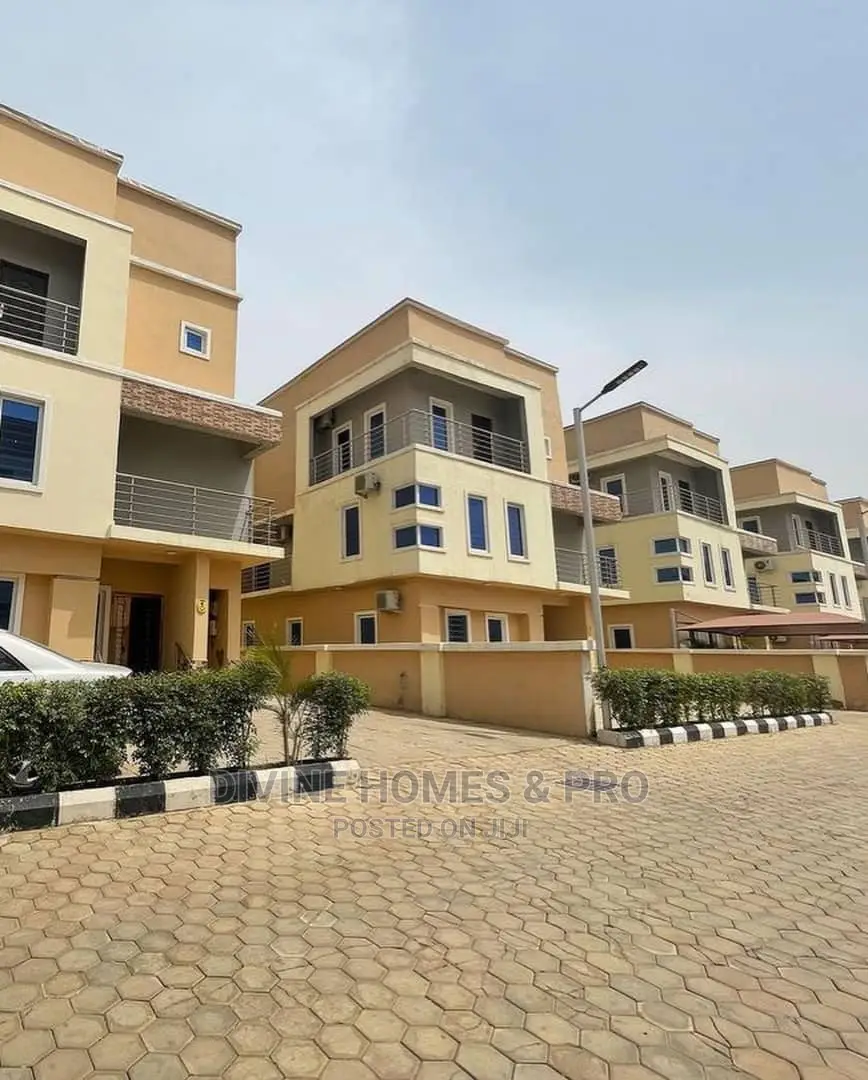 4bdrm Duplex in Mabushi for sale