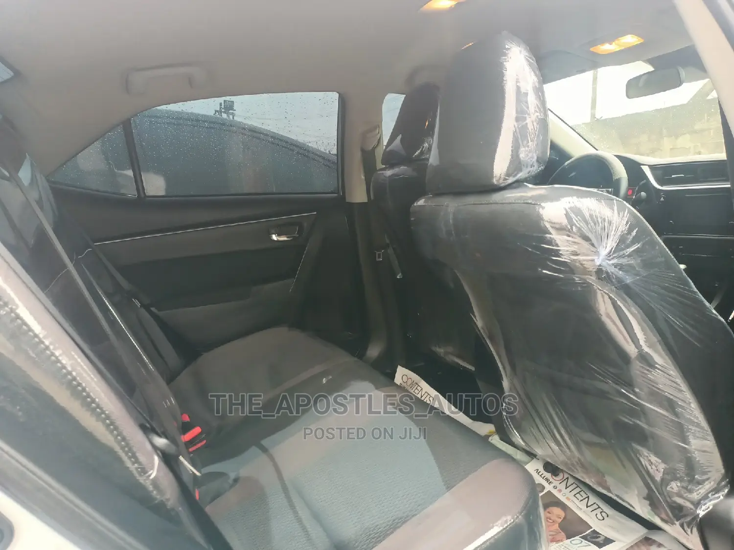 Toyota Corolla LE (1.8L 4cyl 2A) 2018 Silver