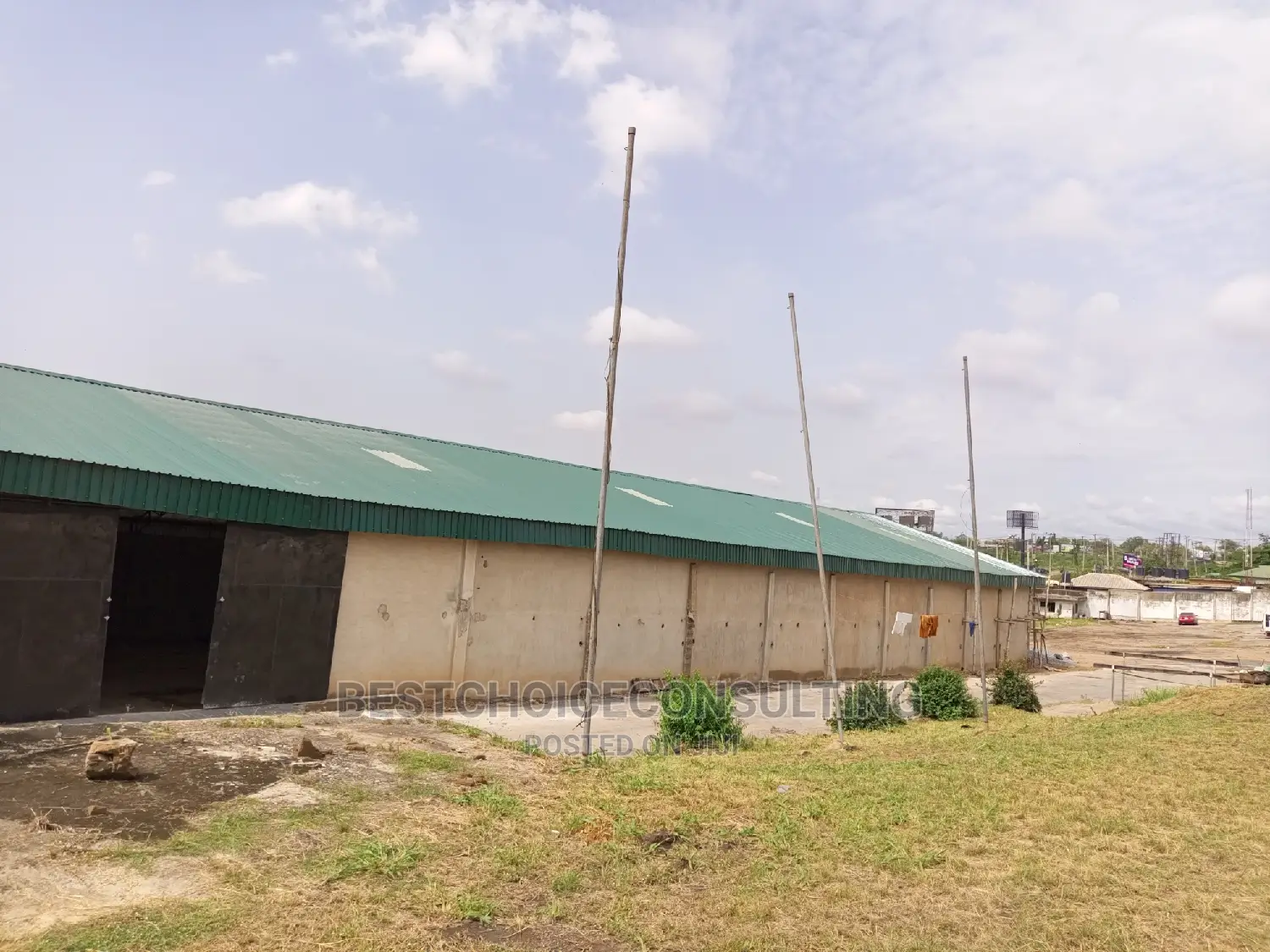 2000sqm Warehouse for Lease at Easily Accessible Road For
