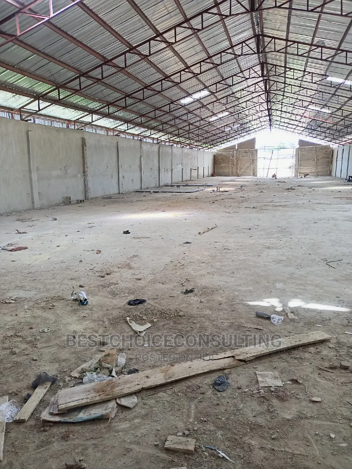 2000sqm Warehouse for Lease at Easily Accessible Road For