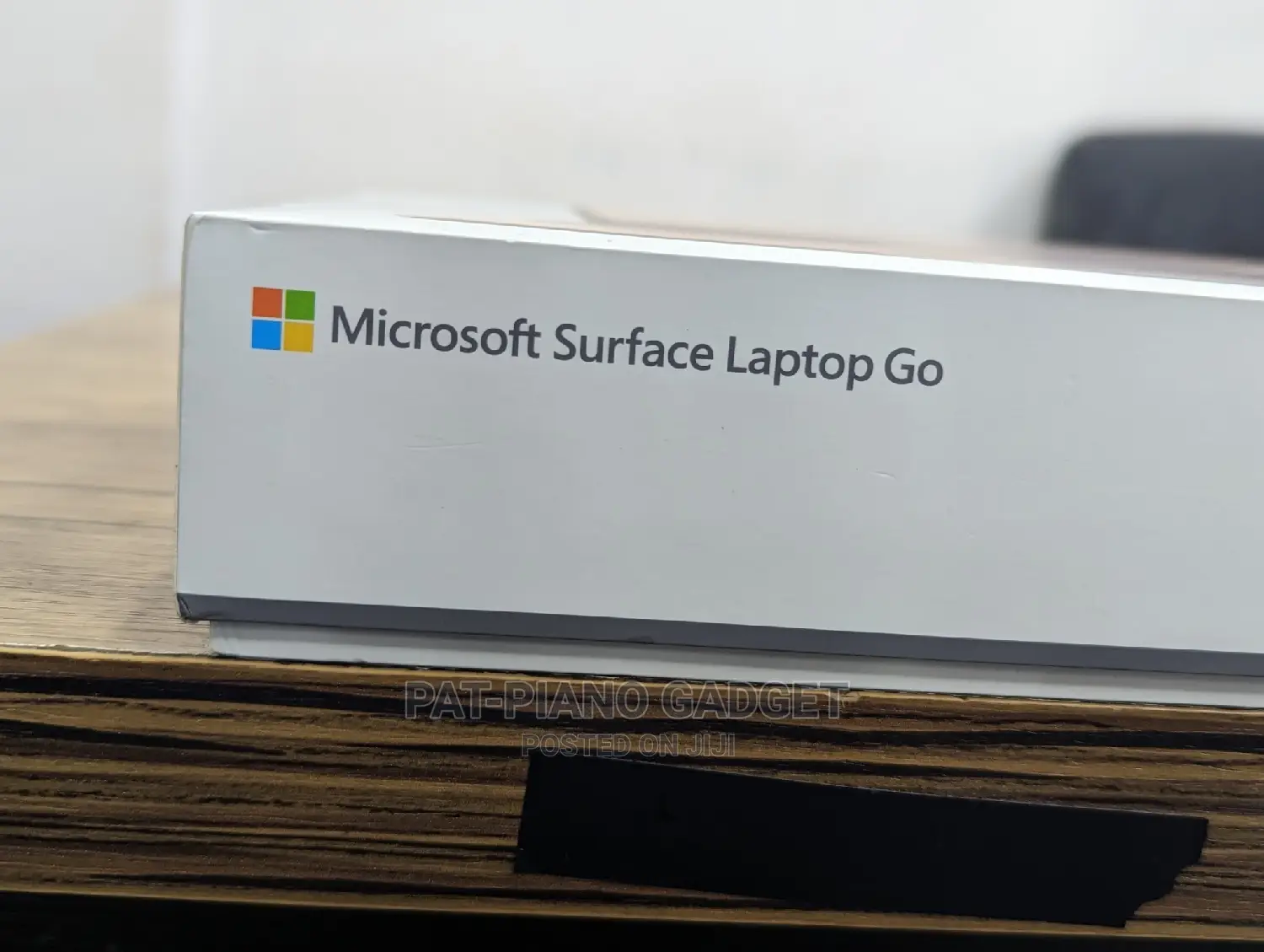 New Laptop Microsoft Surface Laptop Go 8GB Intel Core i5 SSD 256GB