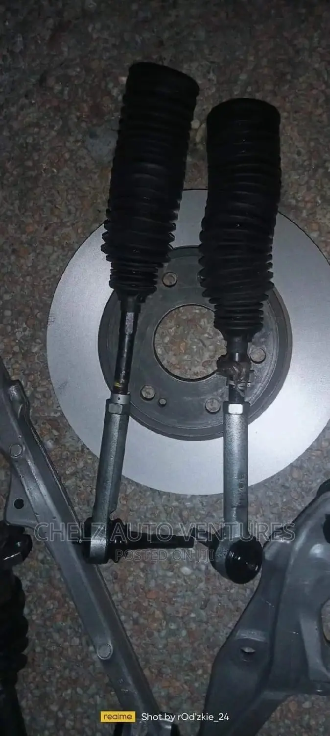 Tie Rod Ends and Arms and Links Honda CR-V 2005 Model
