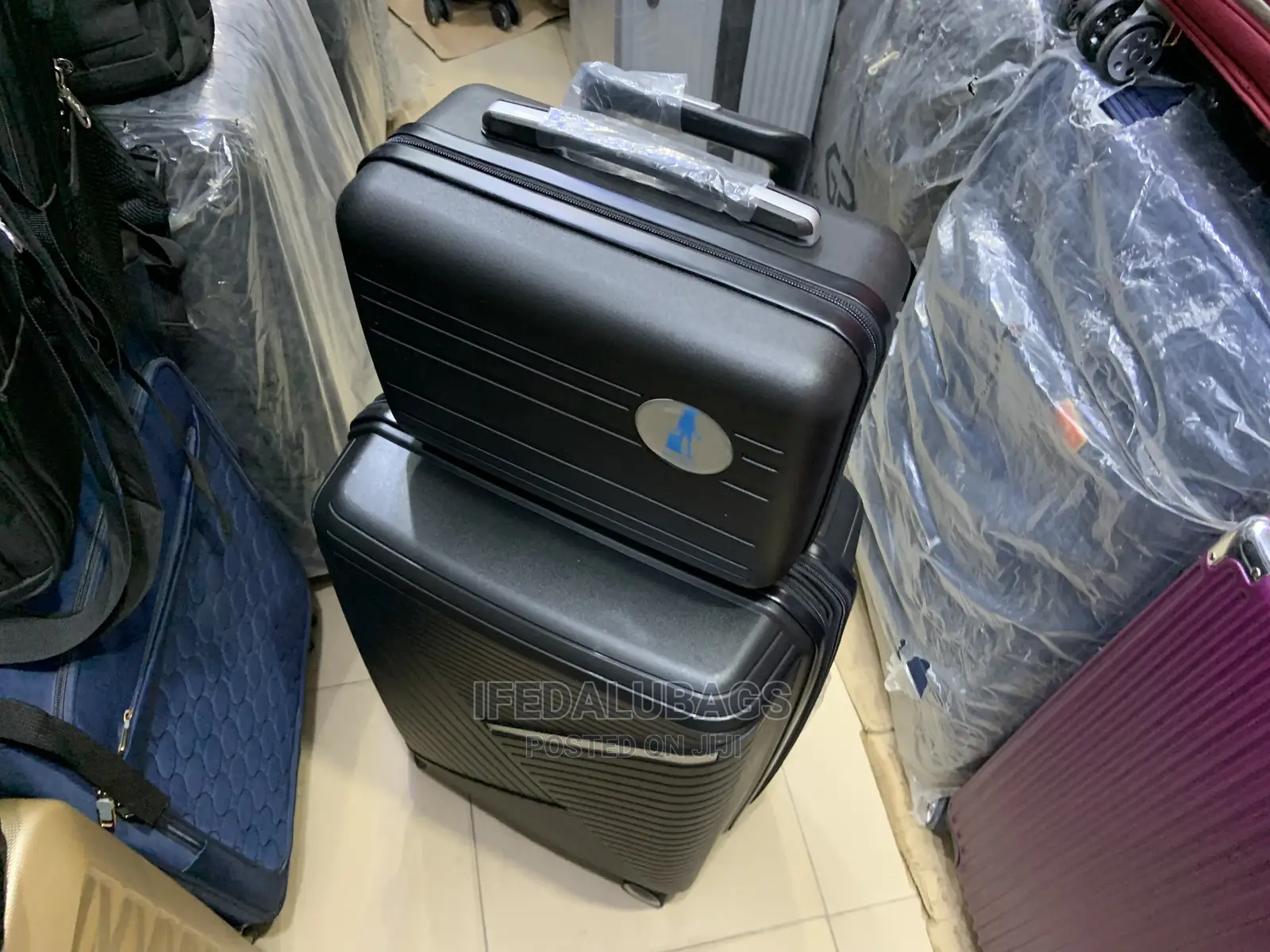 Medium Size Quality Expandable Unbreakable Box With Kit