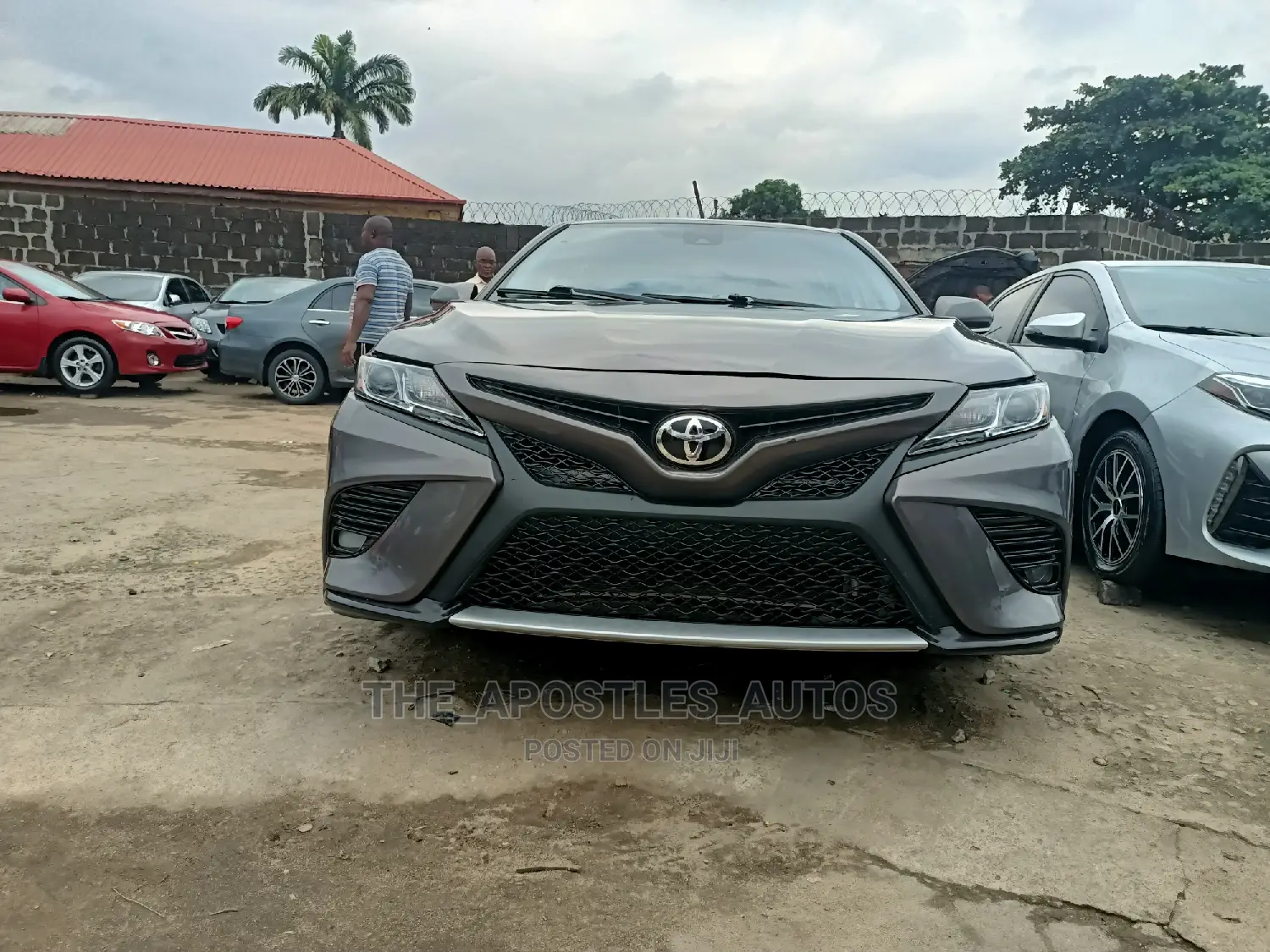Toyota Camry SE (2.5L 4cyl 8A) 2019 Gray