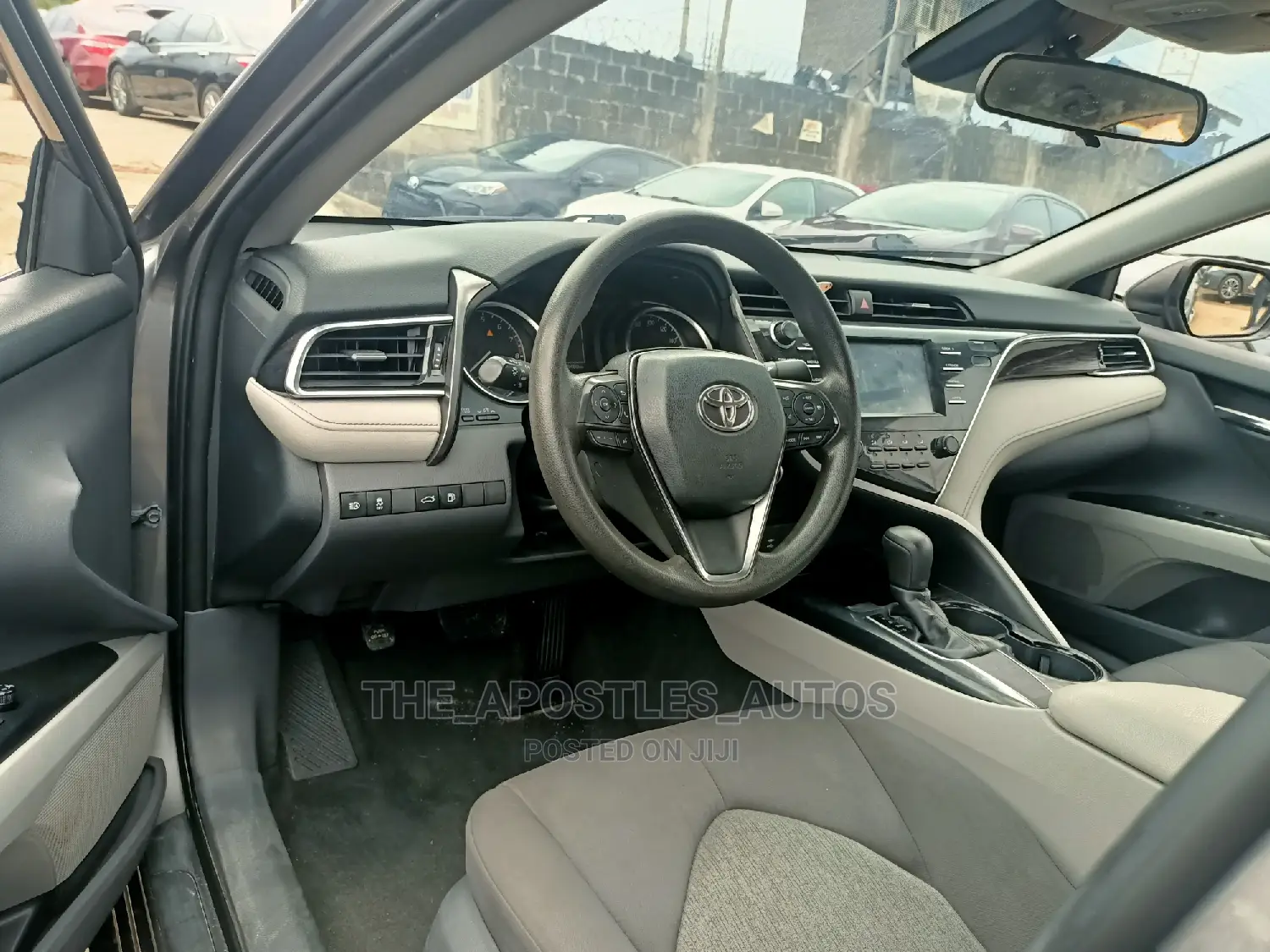 Toyota Camry SE (2.5L 4cyl 8A) 2019 Gray