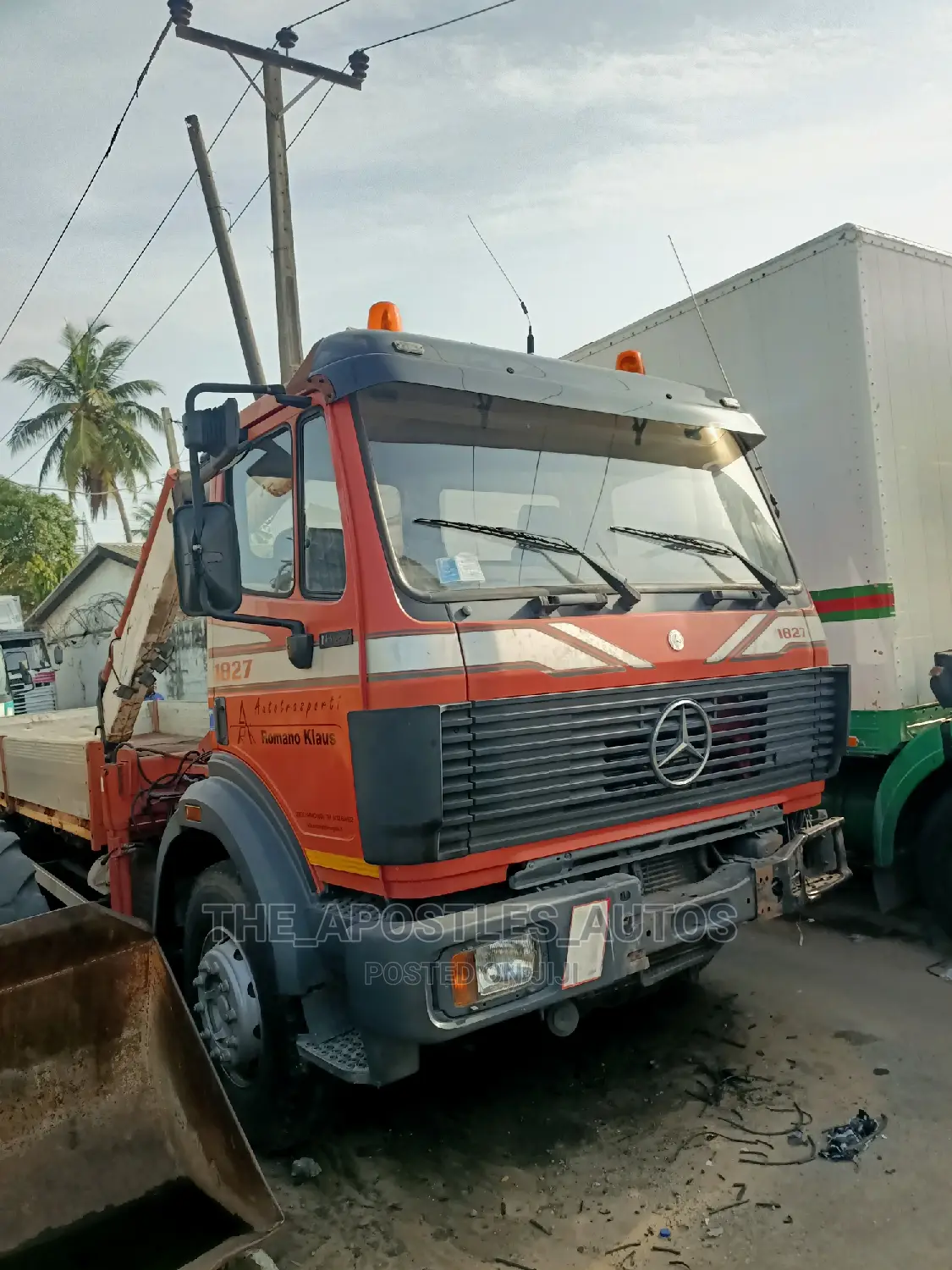 Mercedes Benz Hiab (9 Tonnes)