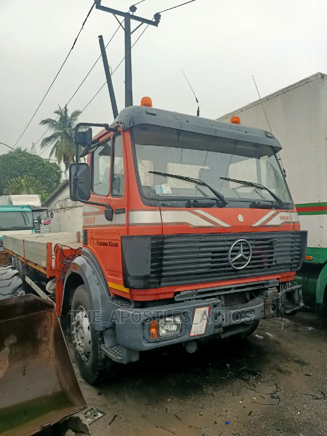 Mercedes Benz Hiab (9 Tonnes)