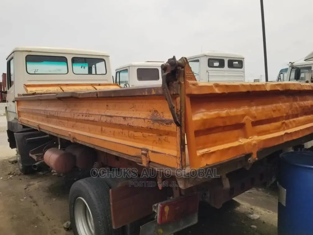 M/Benz Tipper Foriegn Bucket 814 Model