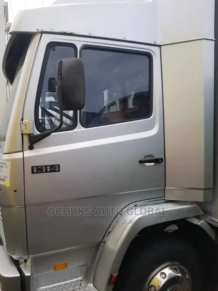 M/Benz Truck Container Body 1314 Model