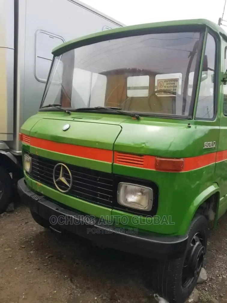 M/Benz 608 Mini Truck