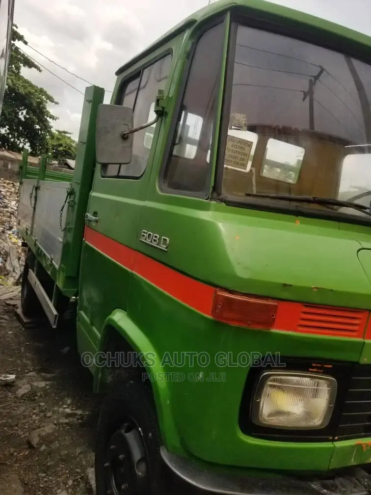M/Benz 608 Mini Truck