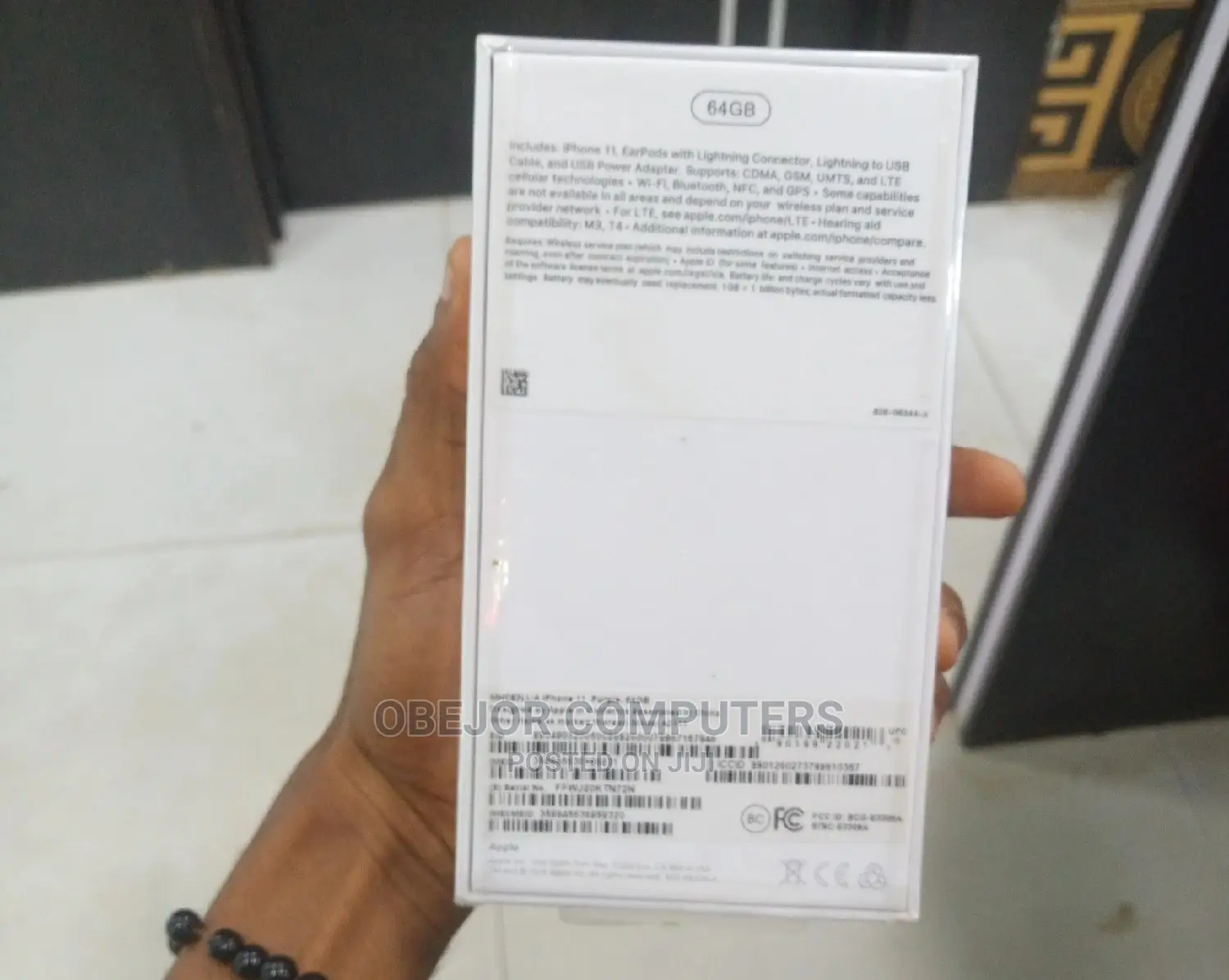 New Apple iPhone 11 64 GB Gold