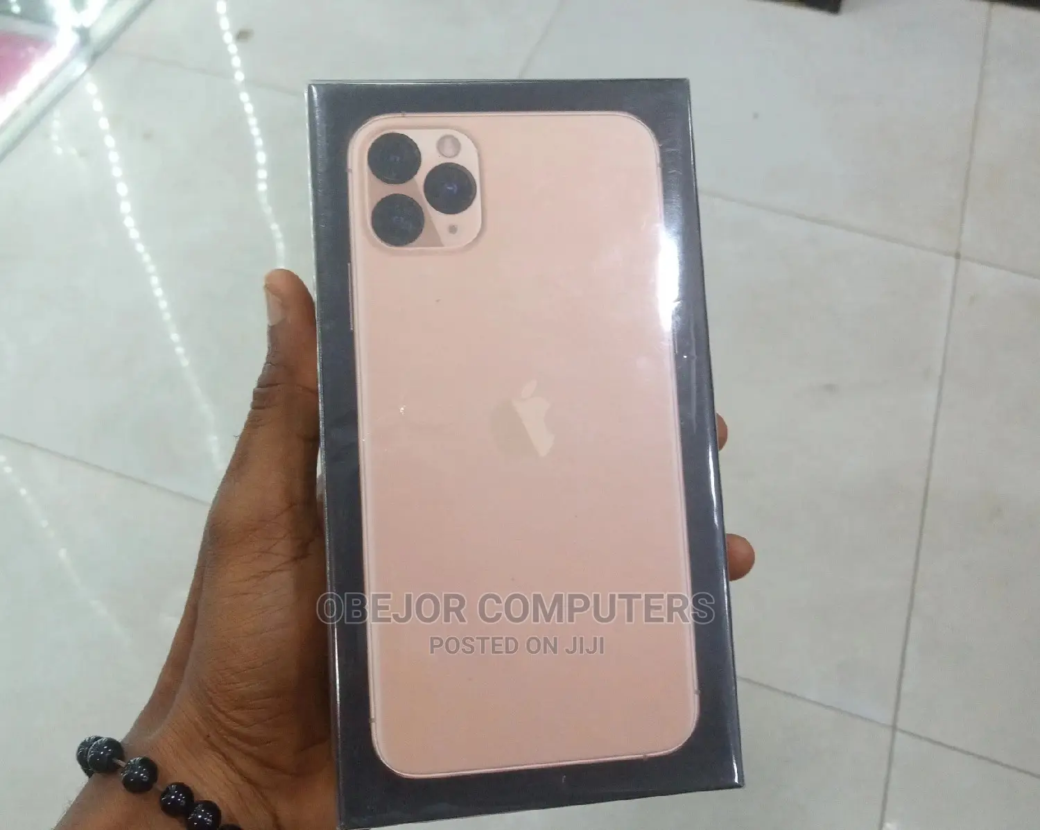 New Apple iPhone 11 Pro Max 64 GB Gold