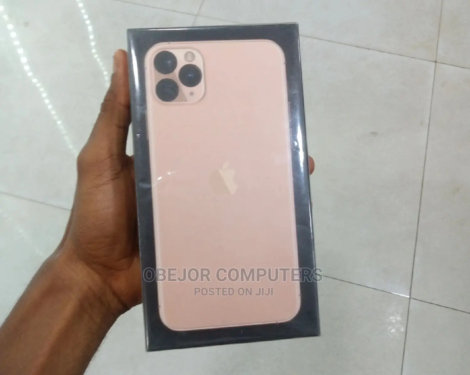 New Apple iPhone 11 Pro Max 64 GB Gold