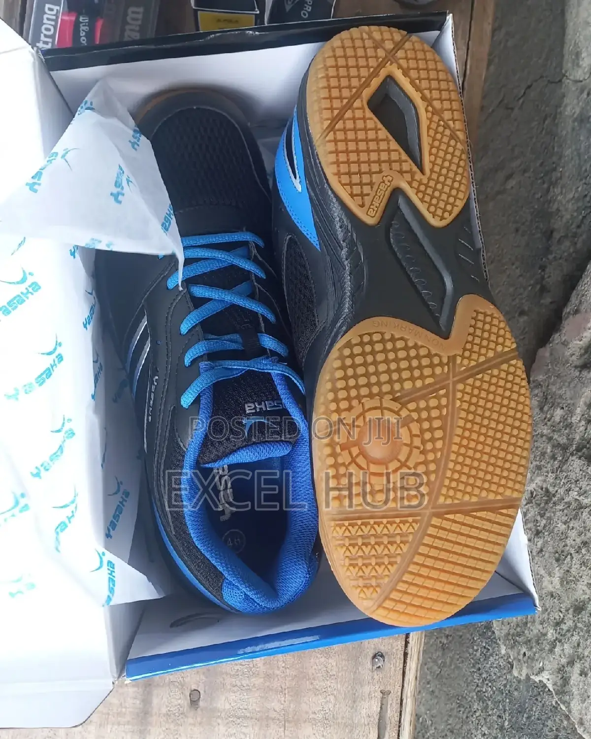 Yasaka Squah and Tennis Shoe X560
