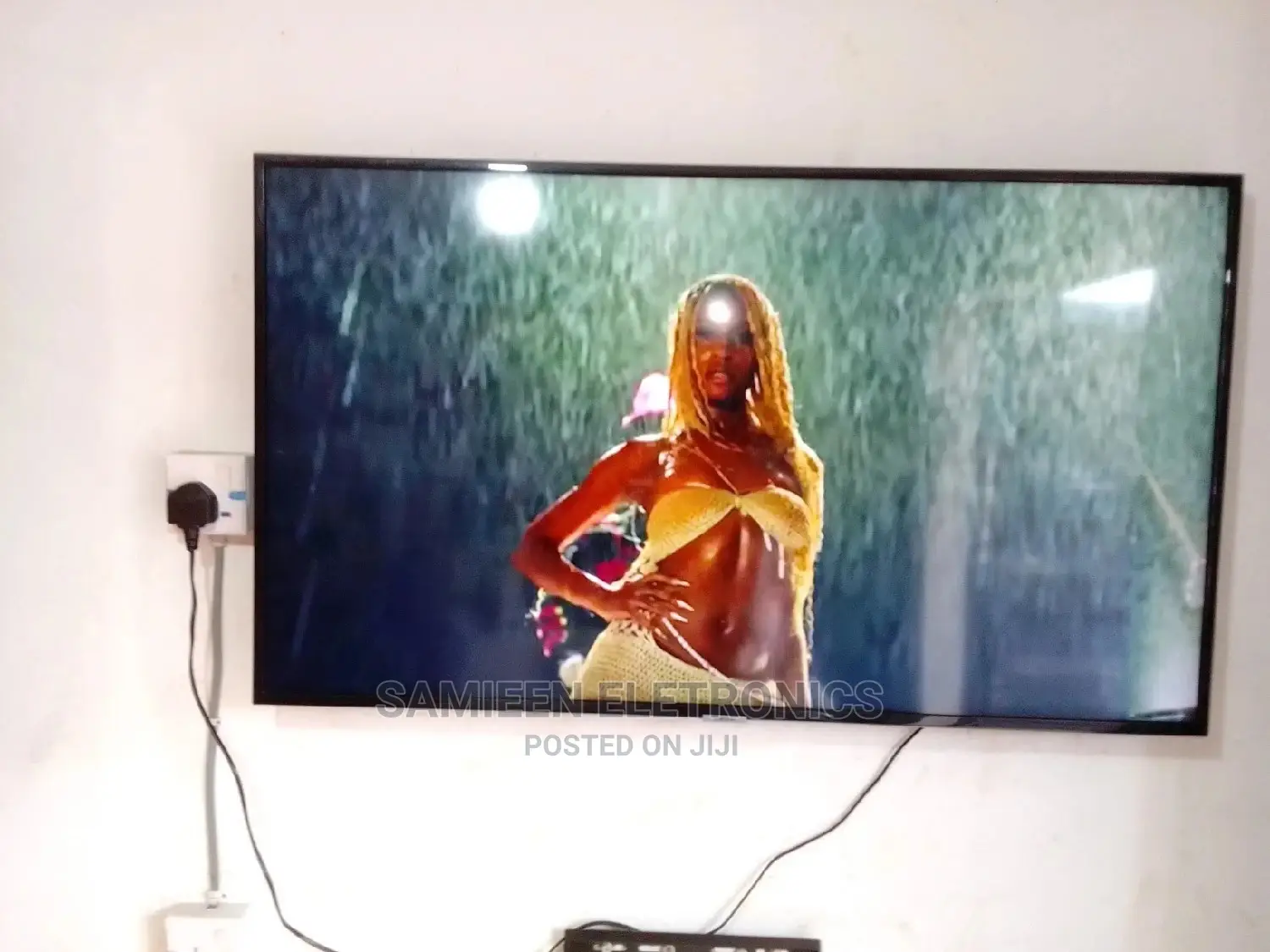 43inch Samsung UHD Smart TV Latest Mo ( London Imported)