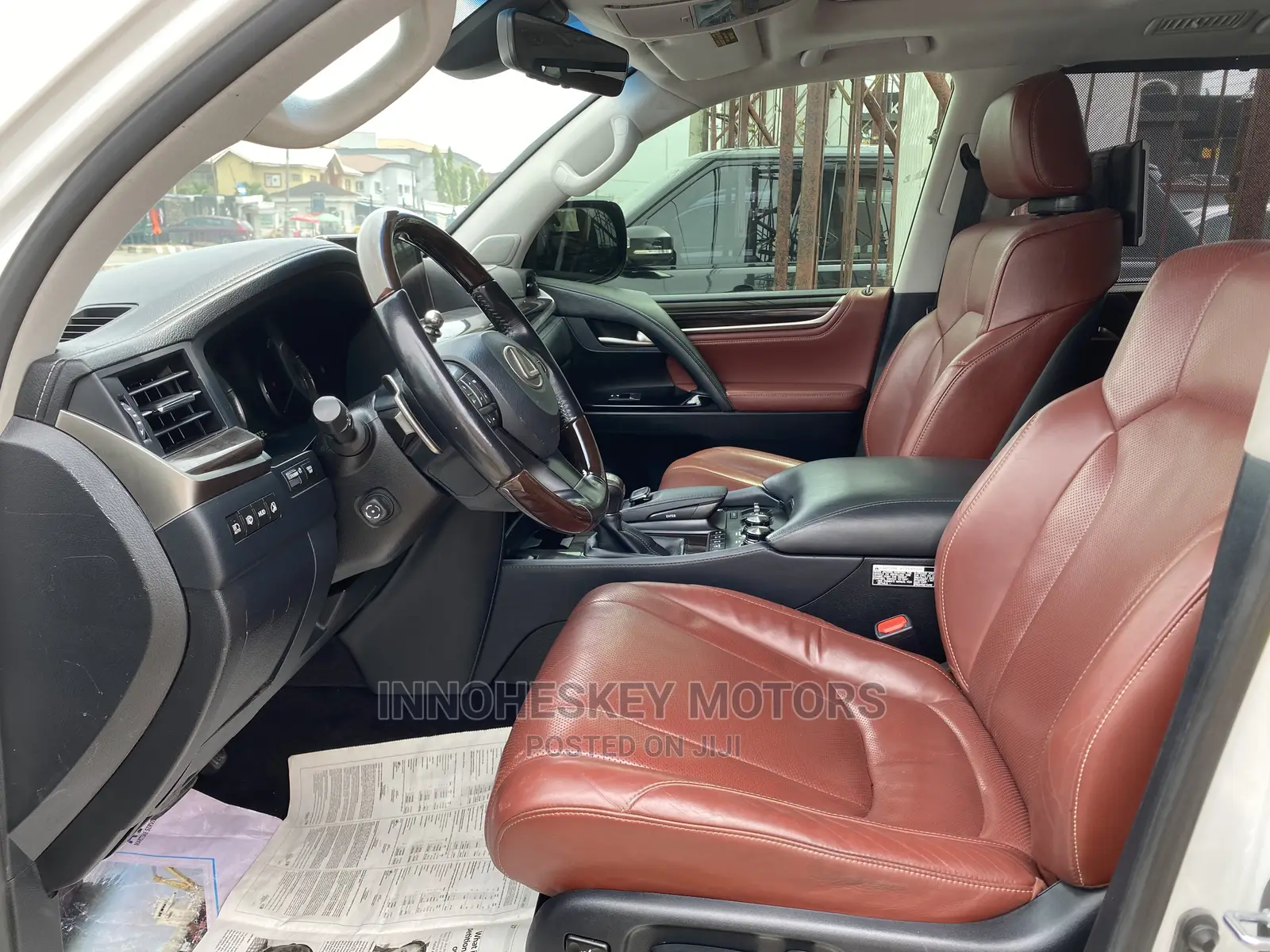 Lexus LX 570 (5 seats) AWD 2018 White
