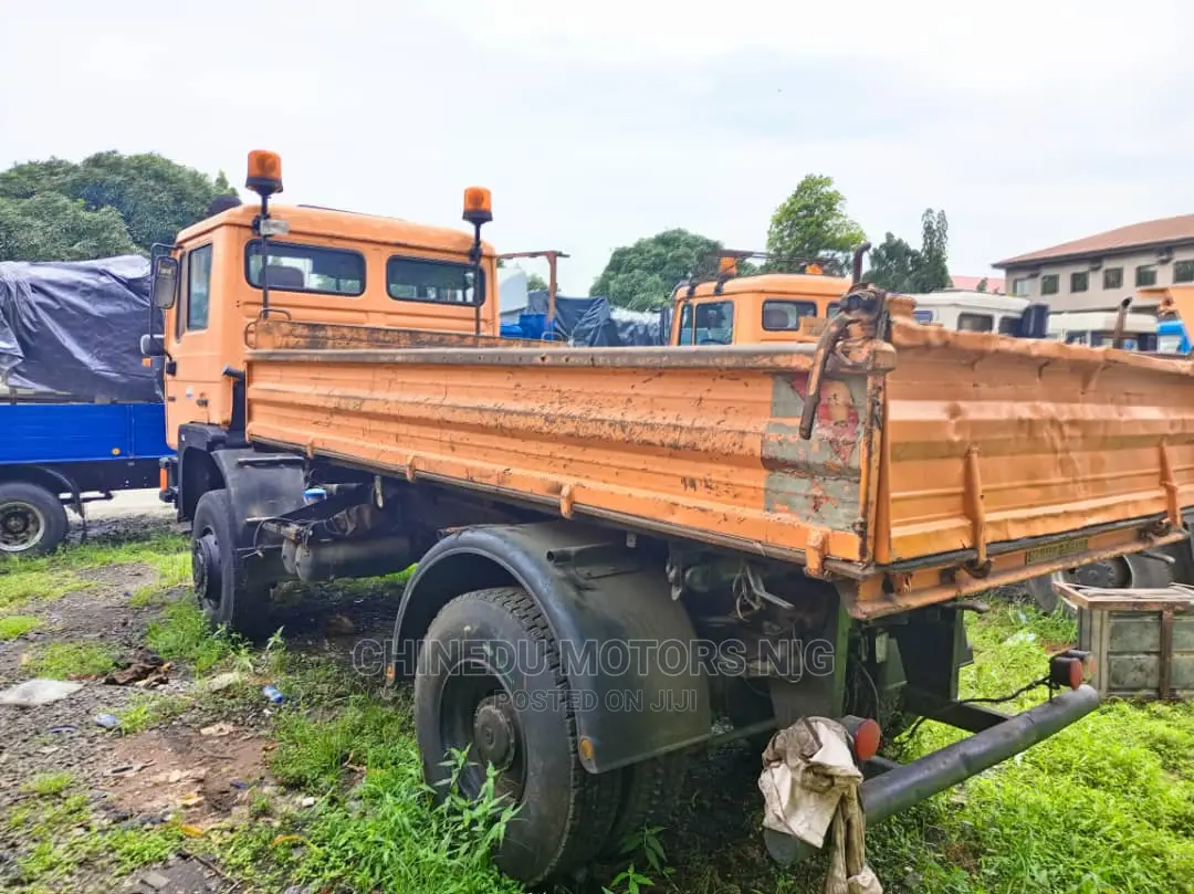 Man Volks Tipper Auxiliary