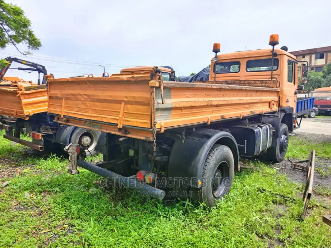 Man Volks Tipper Auxiliary