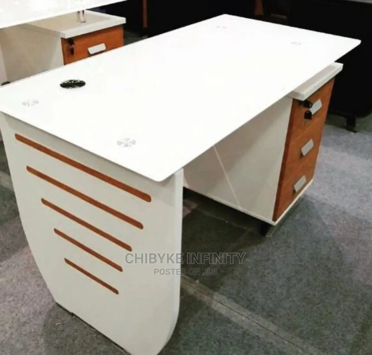 Imported, Brand New and Top Quality GLASS TOP OFFICE TABLE