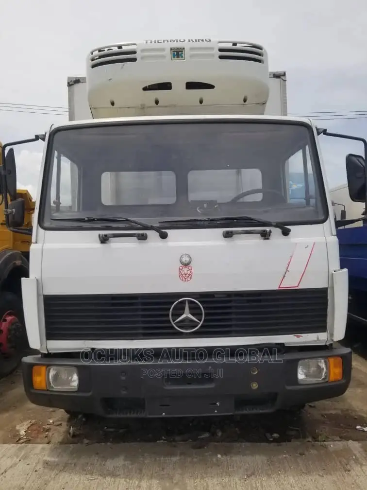 M/Benz Truck 814 Model With Cooling Van