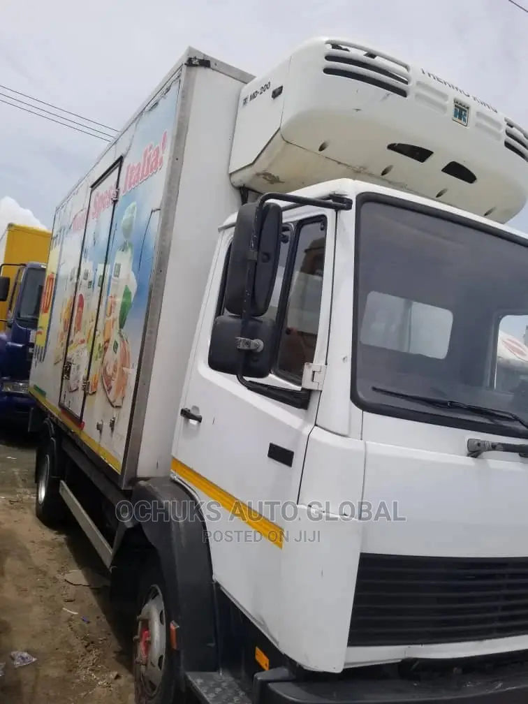 M/Benz Truck 814 Model With Cooling Van