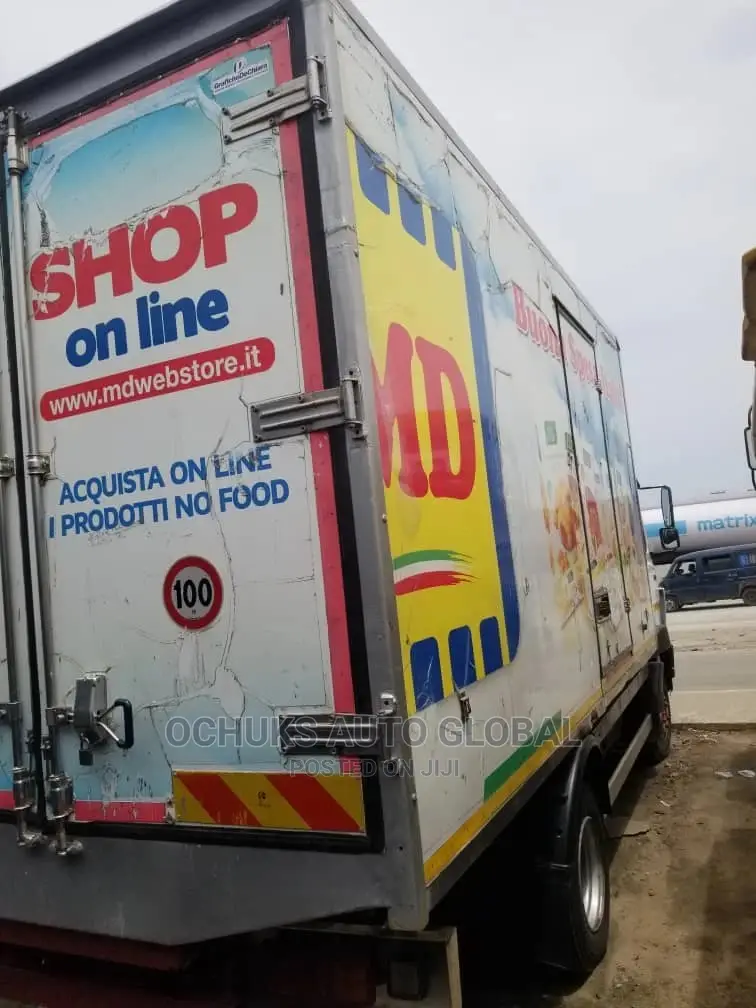 M/Benz Truck 814 Model With Cooling Van