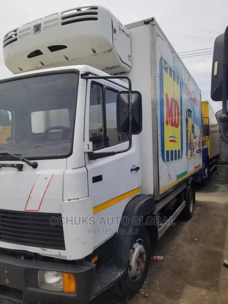 M/Benz Truck 814 Model With Cooling Van
