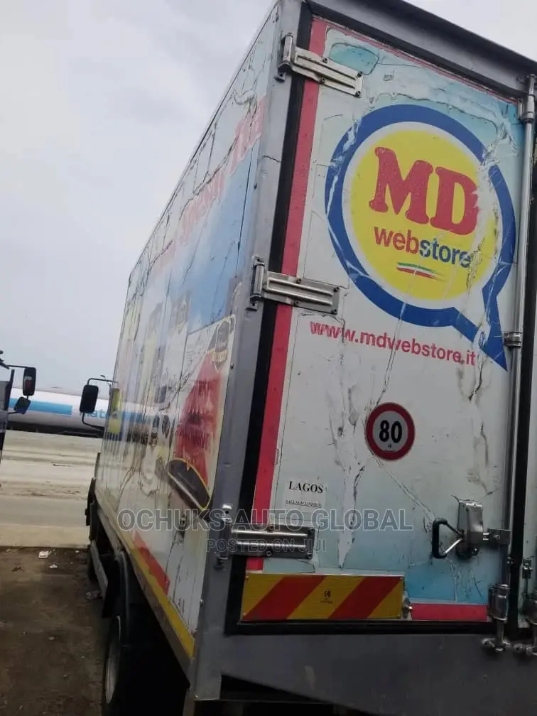 M/Benz Truck 814 Model With Cooling Van