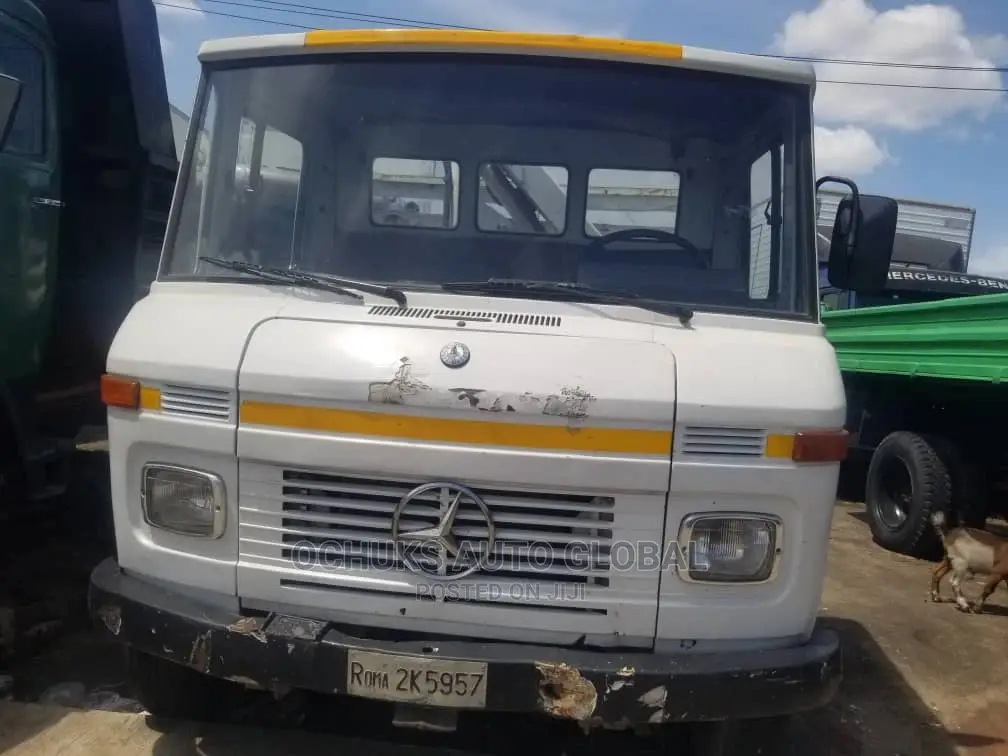 M/Benz Truck 608 With Hiyabu and Tipping