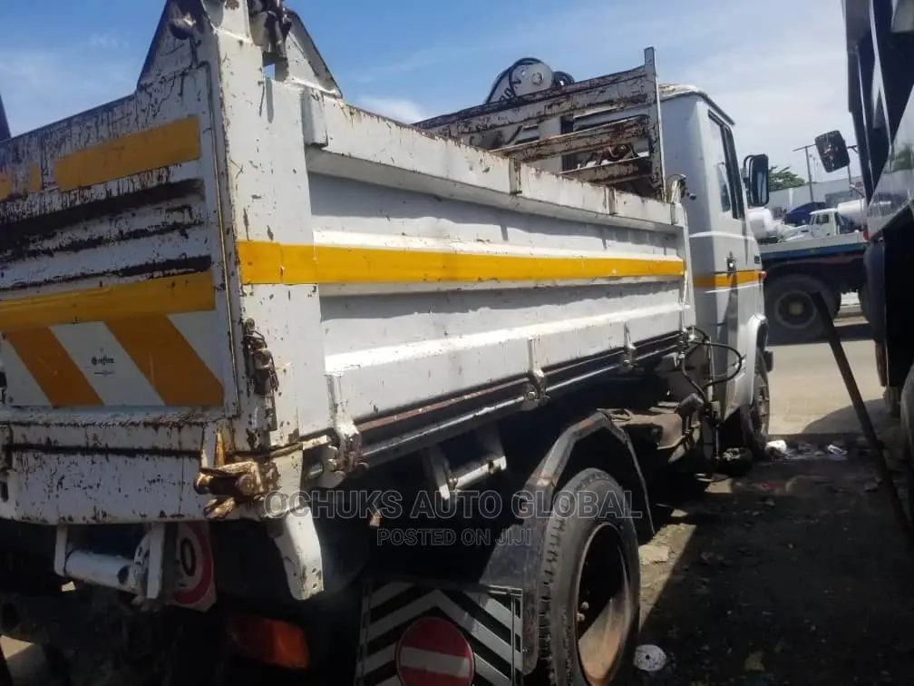 M/Benz Truck 608 With Hiyabu and Tipping
