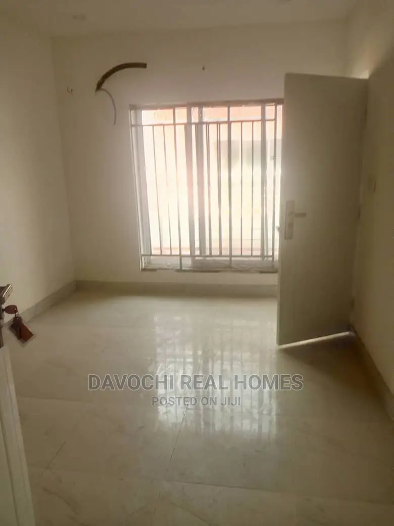 3bdrm Apartment in Ikate, Lekki for Rent