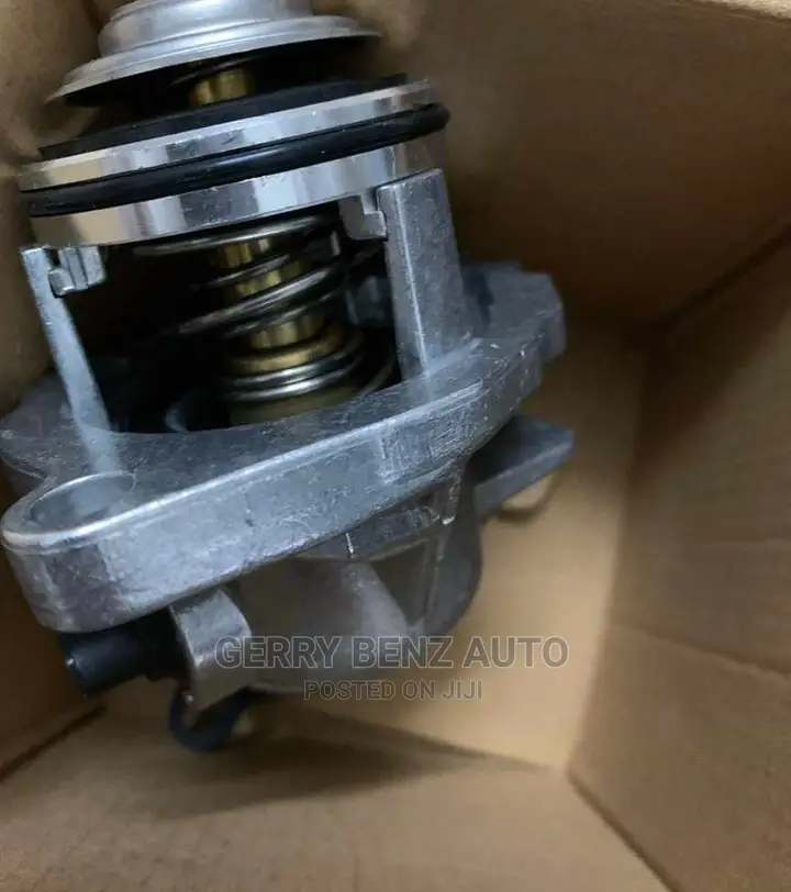 Thermostat for 272,112,276,166,204,212,C300,GLK350,E350