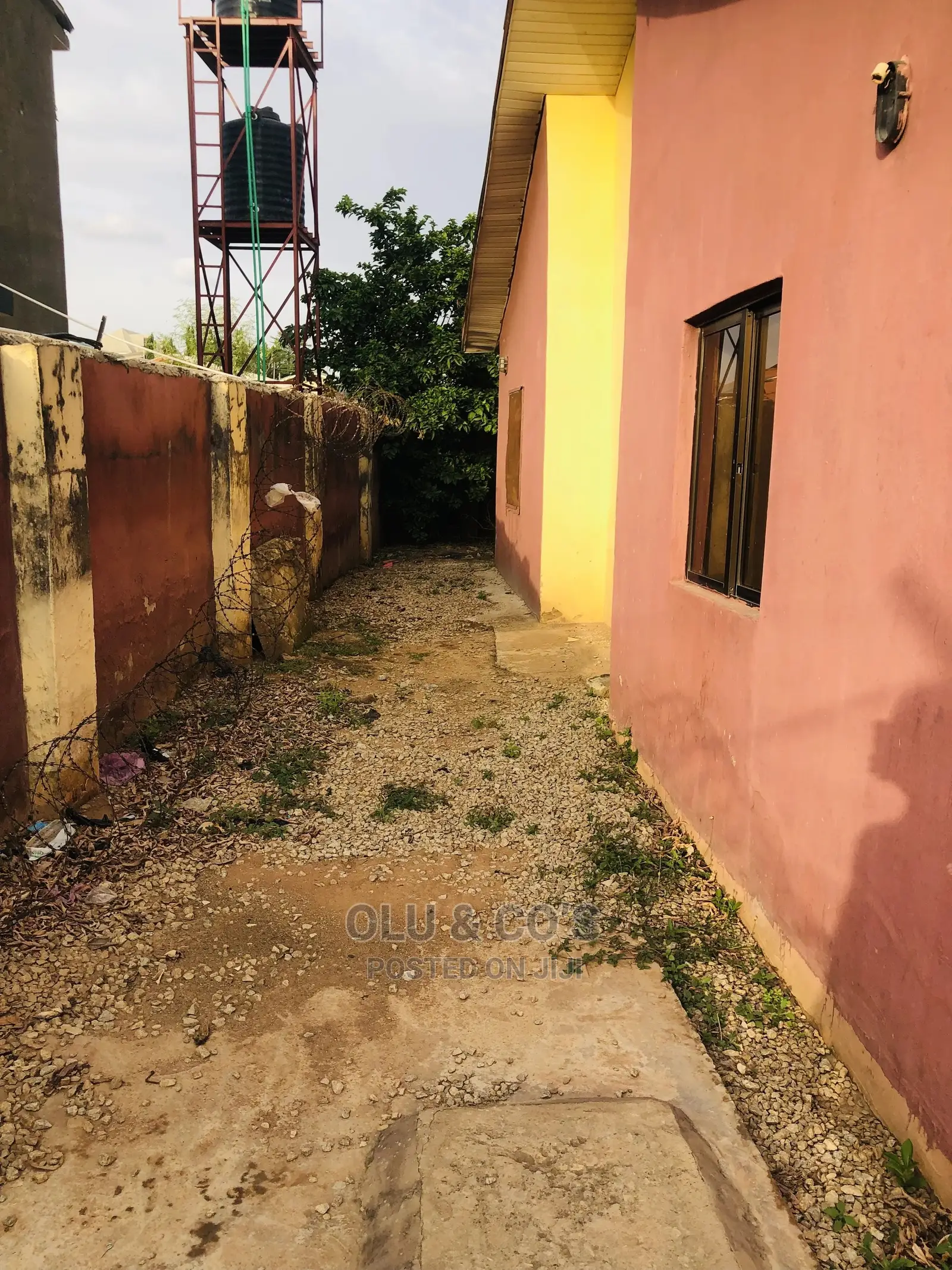 3bdrm Bungalow in Aco Amac Estate, Lugbe District for sale