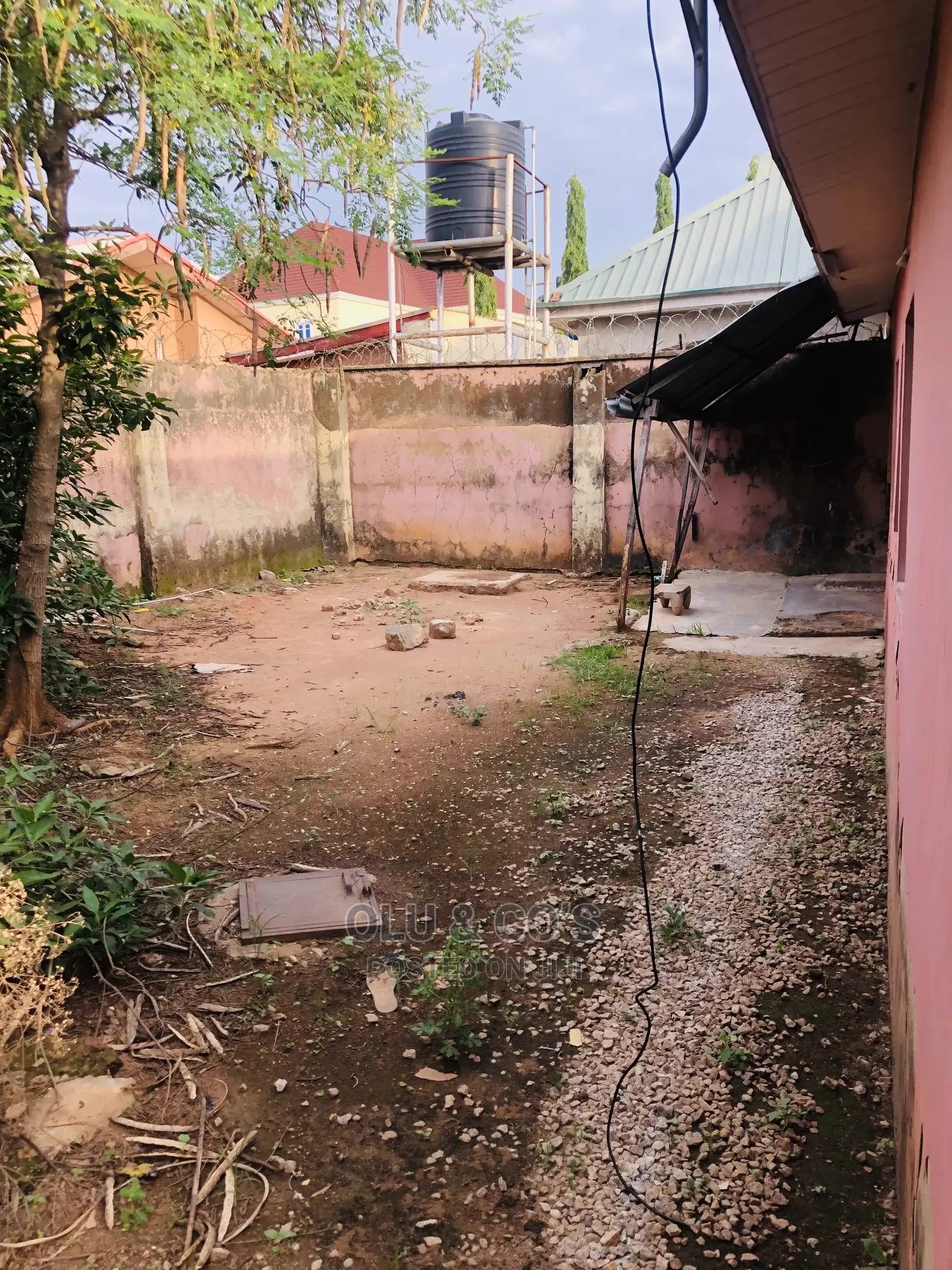 3bdrm Bungalow in Aco Amac Estate, Lugbe District for sale