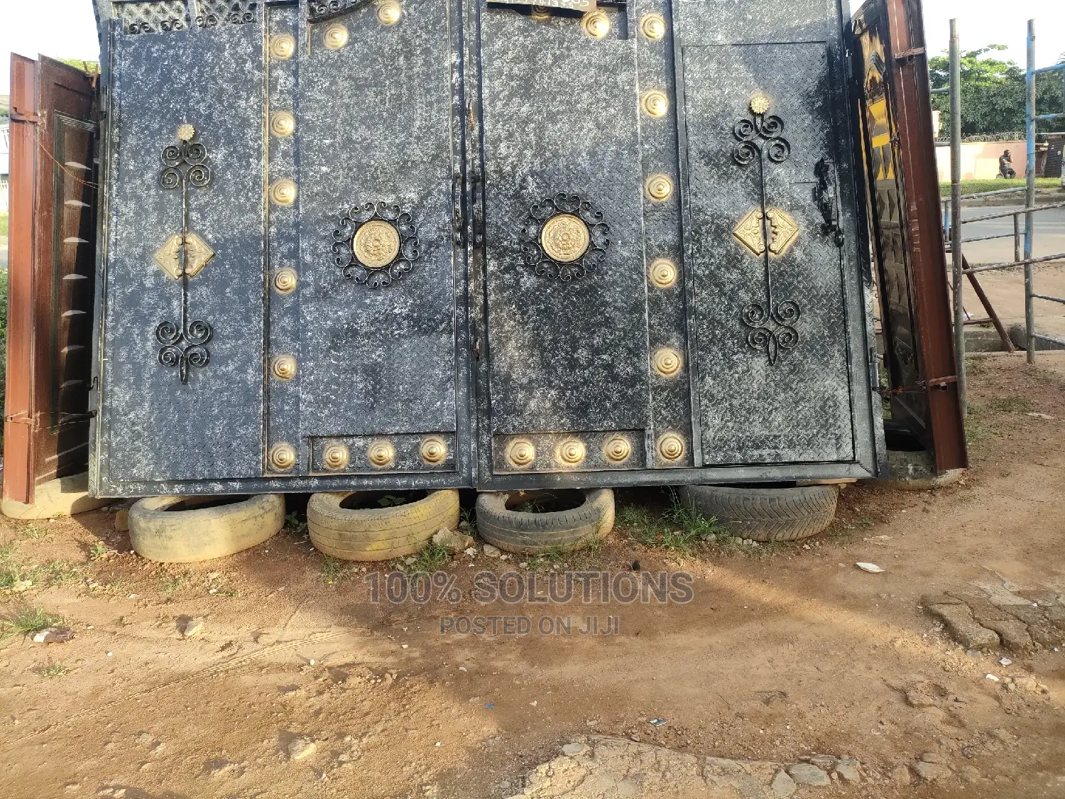 Standard Gray With Touch of Gold Design Gate for Sale