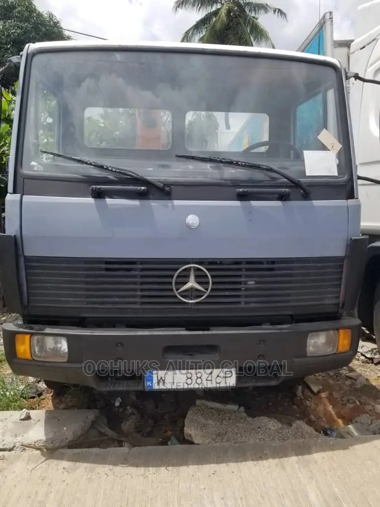 M/Benz Truck With Hiyabu 6 Tons 1114 Model