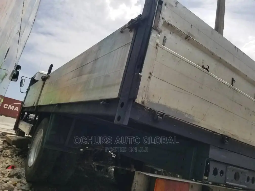 M/Benz Truck With Hiyabu 6 Tons 1114 Model