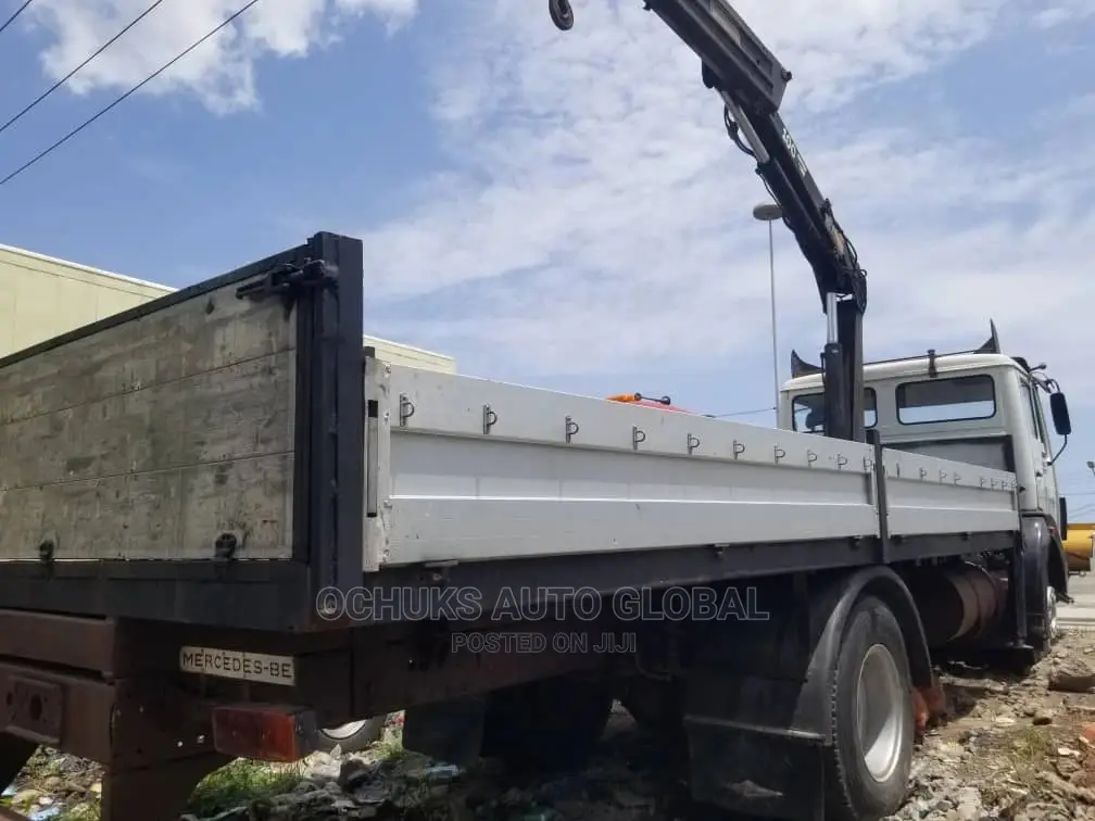 M/Benz Truck With Hiyabu 8tons 1213 Model