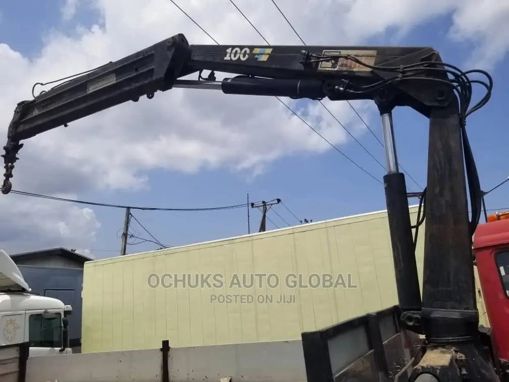 M/Benz Truck With Hiyabu 8tons 1213 Model
