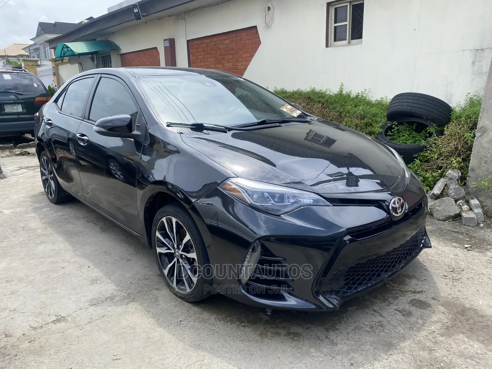 Toyota Corolla SE (1.8L 4cyl 6M) 2018 Black