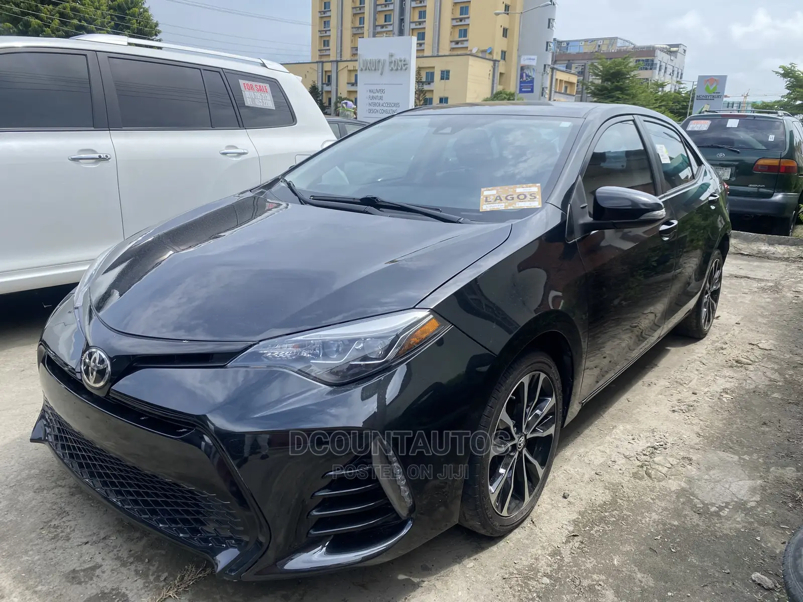 Toyota Corolla SE (1.8L 4cyl 6M) 2018 Black