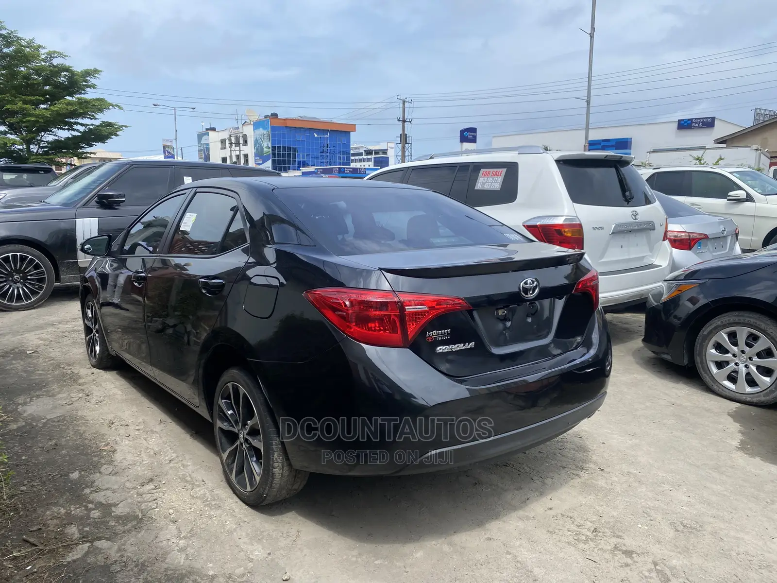 Toyota Corolla SE (1.8L 4cyl 6M) 2018 Black