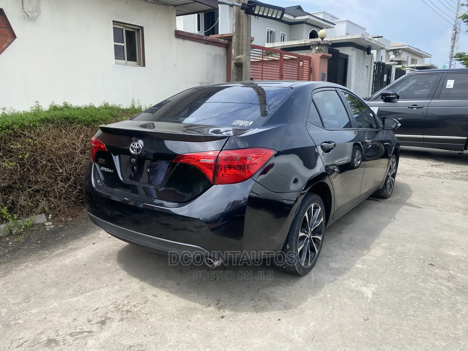 Toyota Corolla SE (1.8L 4cyl 6M) 2018 Black