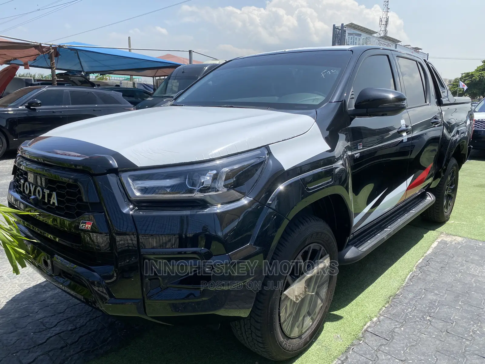 New Toyota Hilux 2022 Black